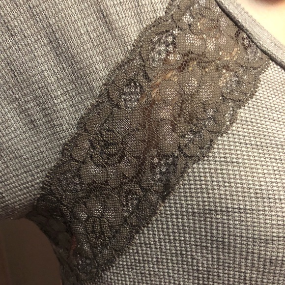 Adorable Rue 21 Hi Lo Top - Picture 6 of 7